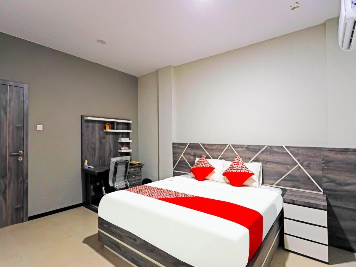 Capital O 91407 Kb Luxury Hostel Batam Exterior photo